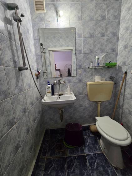 Garsoniera de vanzare, et 8, posibilitate preluare chirias.