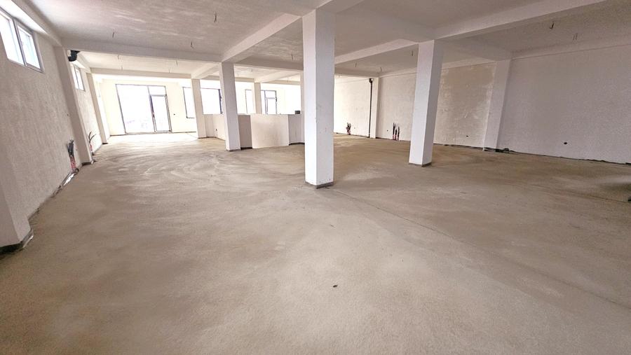 Spatiu comercial stradal - Novaci - centru