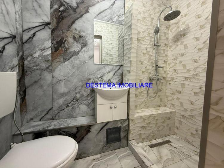 Garsoniera lux etaj 3, superba.