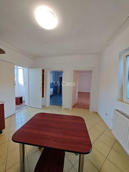 Apartament 2 camere/birou in casa