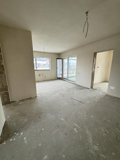 Apartament tip Penthouse, 3 camere, 64 mp, terasa 88 mp, Zona Eroilor