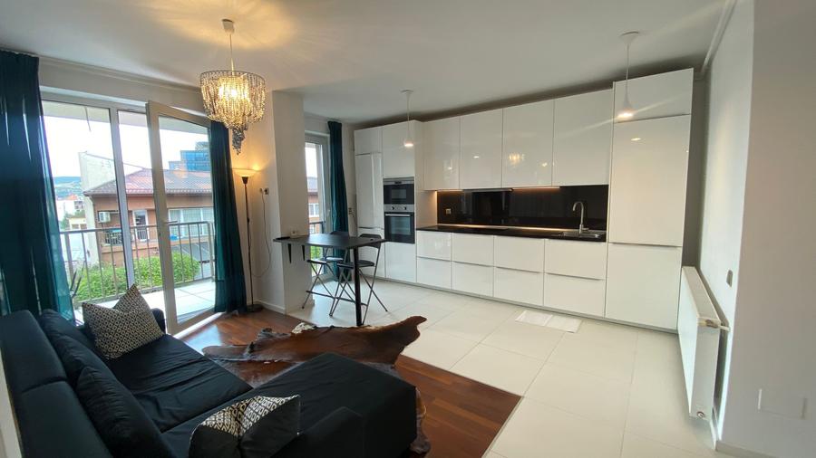 Apartament de închiriat, 2 camere, 47 mp, zona Piața Mihai Viteazul