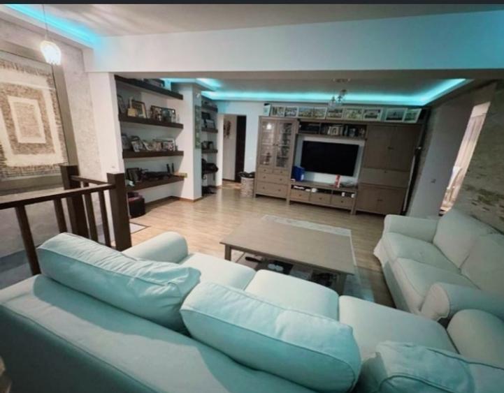 APARTAMENT 3 CAMERE TIP DUBLEX -TROCADERE
