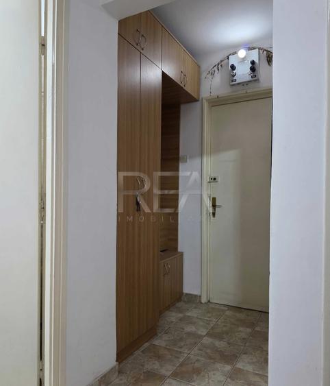 2 camere, et 2/4, bloc tip P, anvelopat-Drumul Taberei