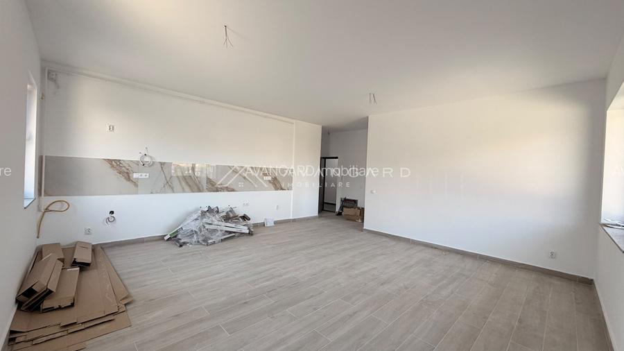 Apartament 3 camere, 2 bai, finisat, bloc nou.