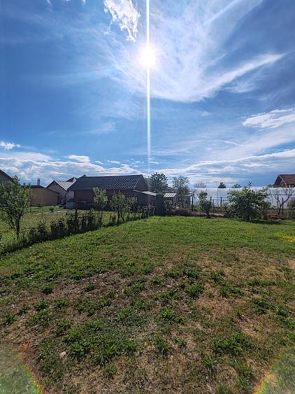 Casă 100 mp, 9 ari teren, drum privat, zonă Bușag