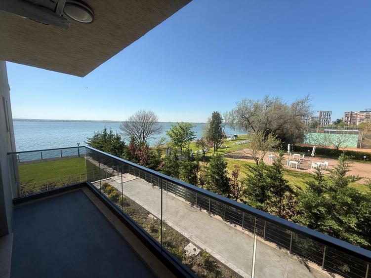 Mamaia -- Apartament nou, cu loc de parcare