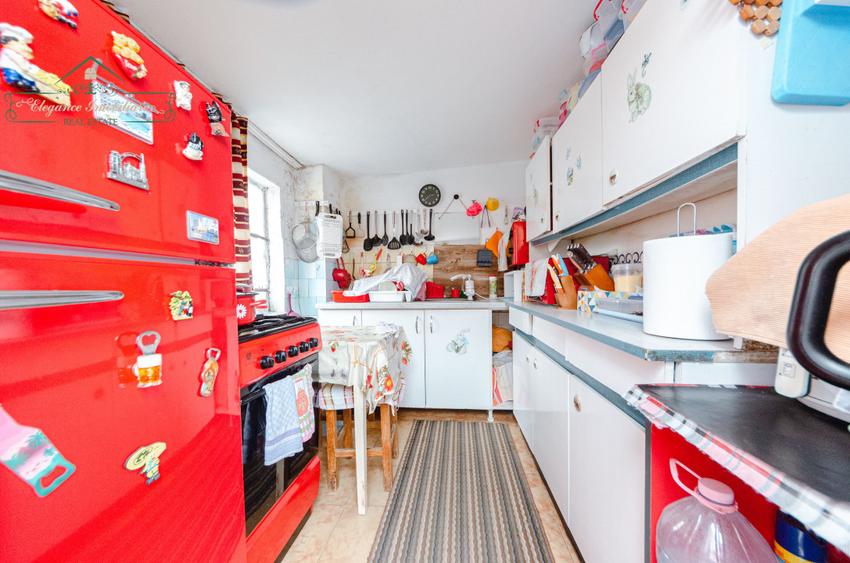 Casa cu 2 camere si 900 mp teren, zona Subcetate, Arad
