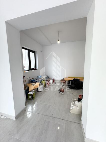 Duplex cu 5 camere si 3 bai, complet finalizat, disponibil imediat.