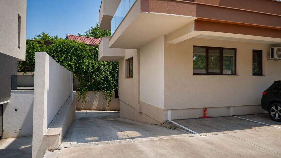 Apartament cu grădină proprie- 139 mp și parcare subterană | Băneasa