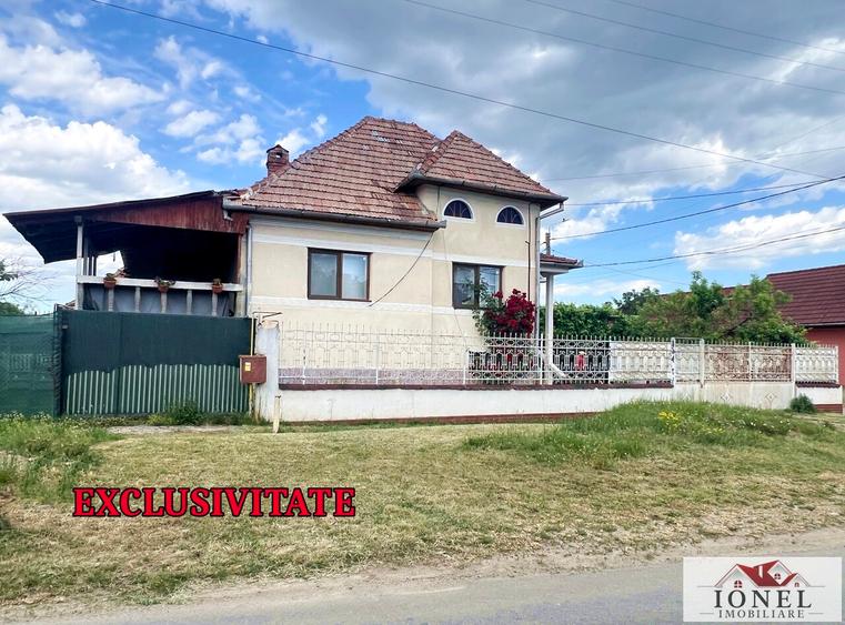 Vanzare casa in Ighiu 890 mp teren
