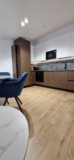 Apartament central 2 camere, 2 bai, garaj, comision 0%