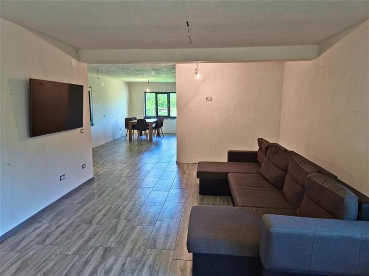 CASA PE PARTER IN BUJORENI - LINISTE, CURTE SI VEDERE SPRE VF. COZIA