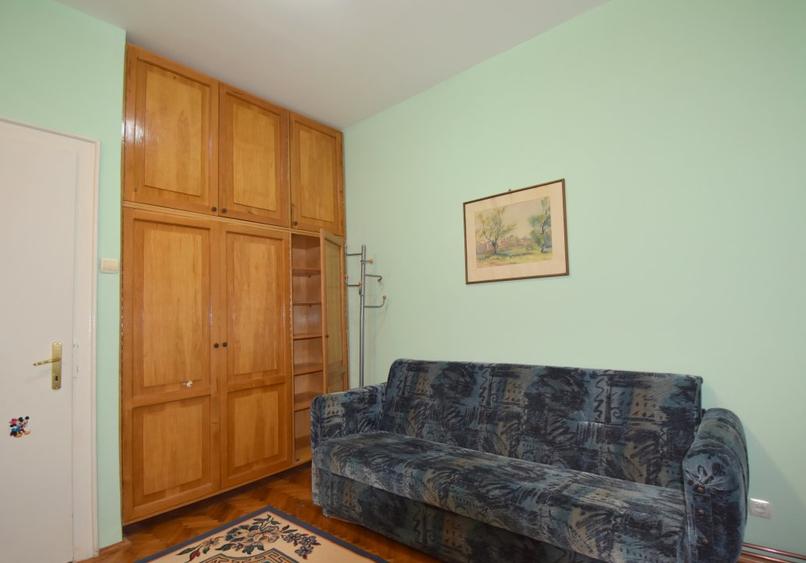 Inchiriez ap 4 camere in zona Medicina -Prefectura , Timisoara