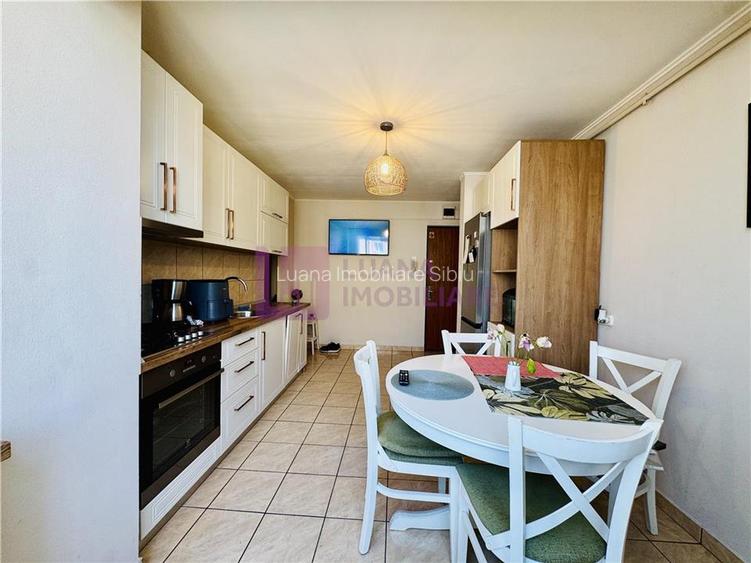 Apartament 3 camere de vanzare | Vasile Aaron | decomandat | pivnita | - 3
