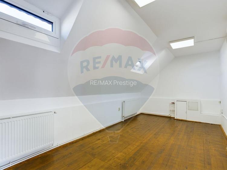 Casa cu 5 camere de inchiriat 210 mp | Eroii Revolutiei - 29