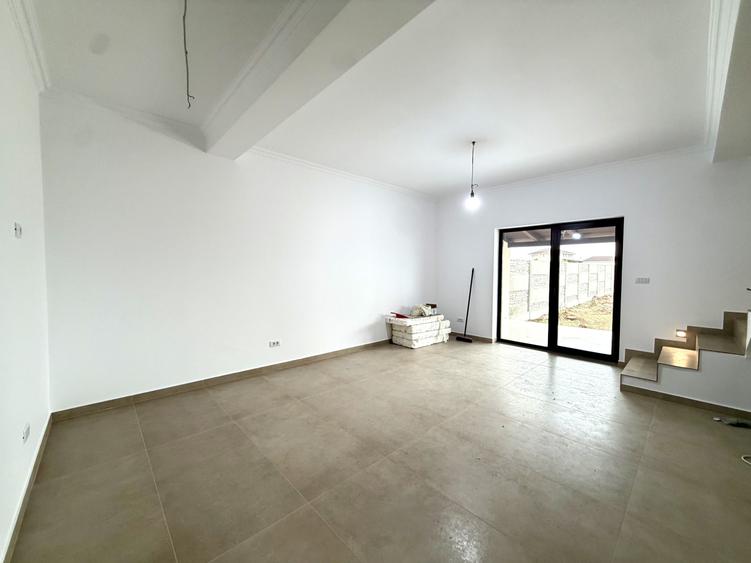 Duplex elegant, 3 camere, 88 mp utili, 330 mp teren - Sanandrei
