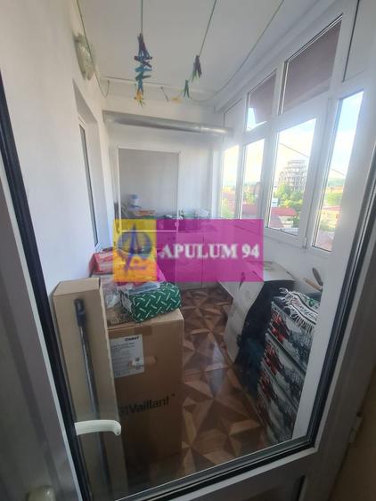 Apartament cu 3 camere de vanzare in Campina - Zona Centrala