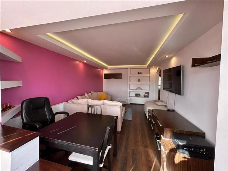 3 Camere decomandat zona GEPEX