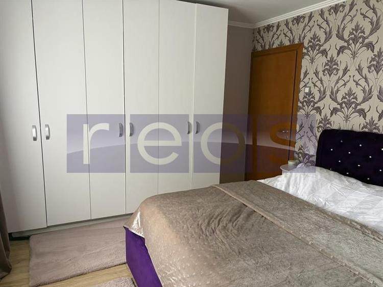 VANZARE 4 CAMERE DECOMANDAT PARCARE CALEA VITAN