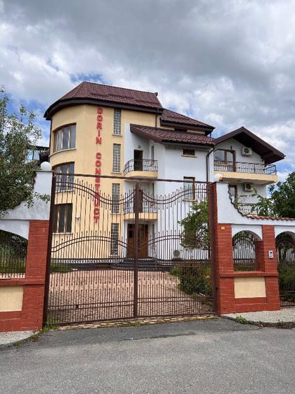 Vila de vanzare rosu Chiajna