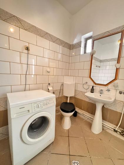 Apartament spațios la curte comună – zonă centrală, Oradea