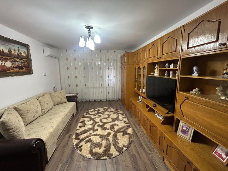 Apartament 2 camere, decomandat - Cugir