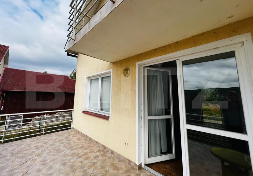 Casă cu teren 720 mp, Livezeni