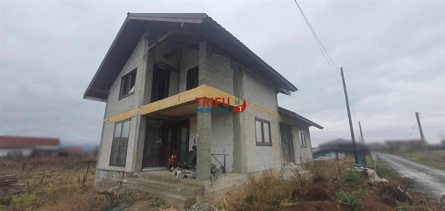 Casa noua P+M 450 mp teren zona in plina dezvoltare