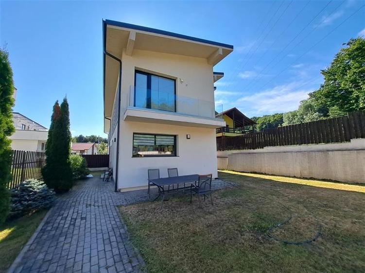 Casa tip duplex, P+E, situata in zona strazii Campului!