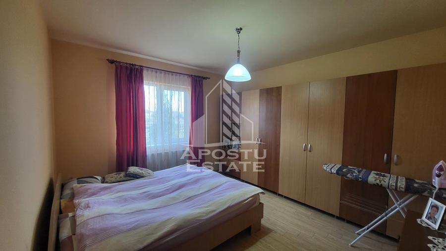 Casa individuala cu 7 camere si garaj,Dumbravita