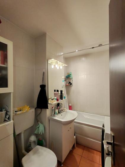 Apartament 2 camere, decomandat, 50 mp utili, centrală proprie