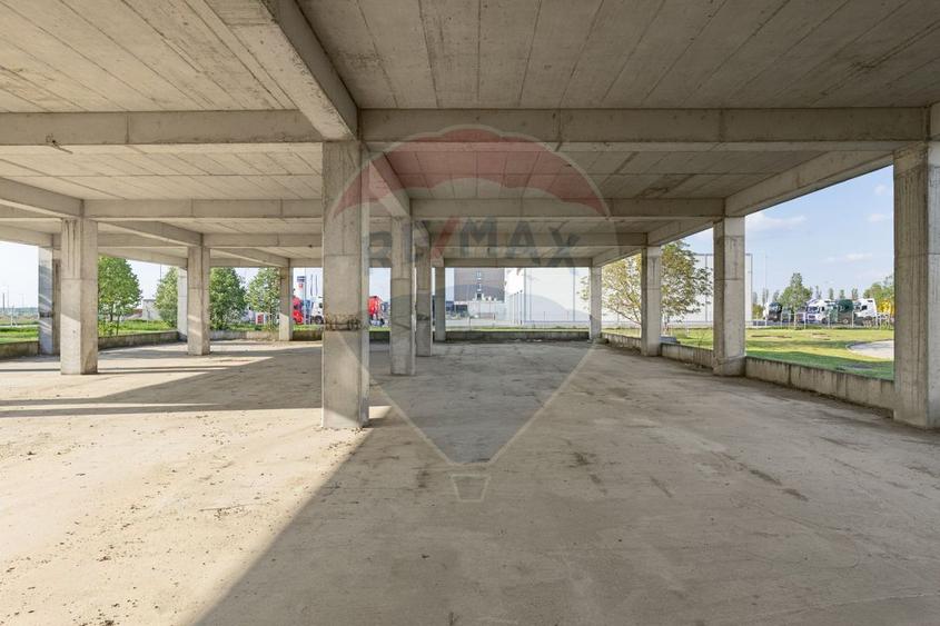 Teren cu construcție de beton, de vânzare, 3754 mp – zona Aradul Nou