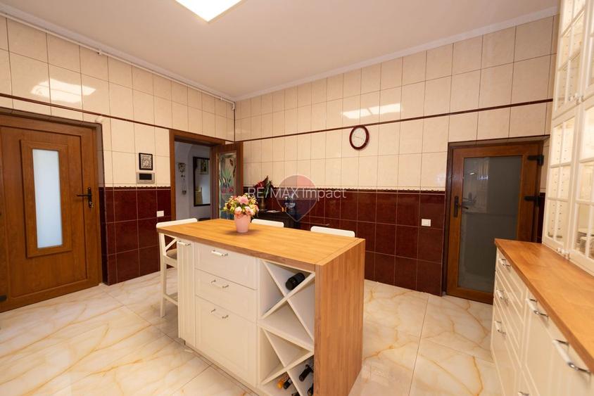 Apartament cu 4 camere 169mp, parter si teren 175mp, în zona Grivita