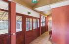Casă renovată cu curte mare de închiriat în Rontău