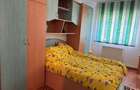 Apartament 3 camere, decomandat, 80 mp – parter înalt – 490 €/lună