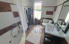 Casa + 5 apartamente + spatiu de inchiriat + parcari. Pretabil locuit + afacere - 16
