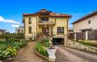 Casa individuala cu 7 camere, 260 mp, teren 900 mp, front 19m, Europa - 1