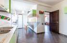 Casă / Vilă de vanzare in Ciorogarla | 5, 6 camere | teren 1600 mp