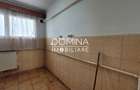 Vânzare apartament 3 camere, situat în Târgu Jiu, strada G-ral Christian Tell - 5
