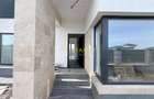 Casa Individuala - 4 camere - 2 bai - 371 mp teren - 5