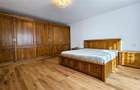 Casa renovata 200mp pe 2 niveluri,parcare, curte cu foisor,Centru, zona str. Par - 4
