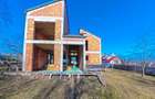 Casa la rosu cu autorizatie valabila in Hemeius - Fantanele - 4