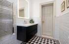 Traian, apartament in vila, 5 camere - 18