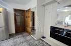 Apartament de vanzare cu 3 camere, decomandat,centrala proprie,Lipovei - 15