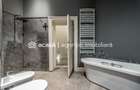 Apartament spatios cu 3 camere de LUX pe Metianu Comision 0 - 6