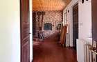 Casa saseasca traditionala La asfalt Curte generoasa