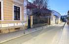 Apartament 4 camere, pe 2 niveluri si curte comuna în Centru - 43