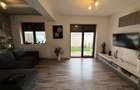 Casă înșiruită complet mobilată + curte+ 2 parcari în complex inchis! - 1