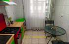 City Park : Apartament 3 camere,două holuri,etaj 2, gaze, balcon generos - 2